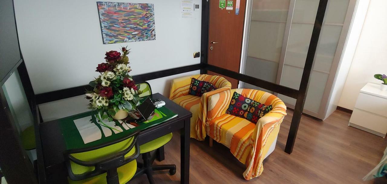 Affittacamere Valchiavenna - Foresteria Lombarda Con Parcheggio Privato Sul Posto! Apprezzata Gestione Familiare Dal 2012, Qualita-Prezzo Top! "Guest-House With Private Parking On Site! Appreciated Family Management Since 2012, Quality-Price Top!" Exterior photo