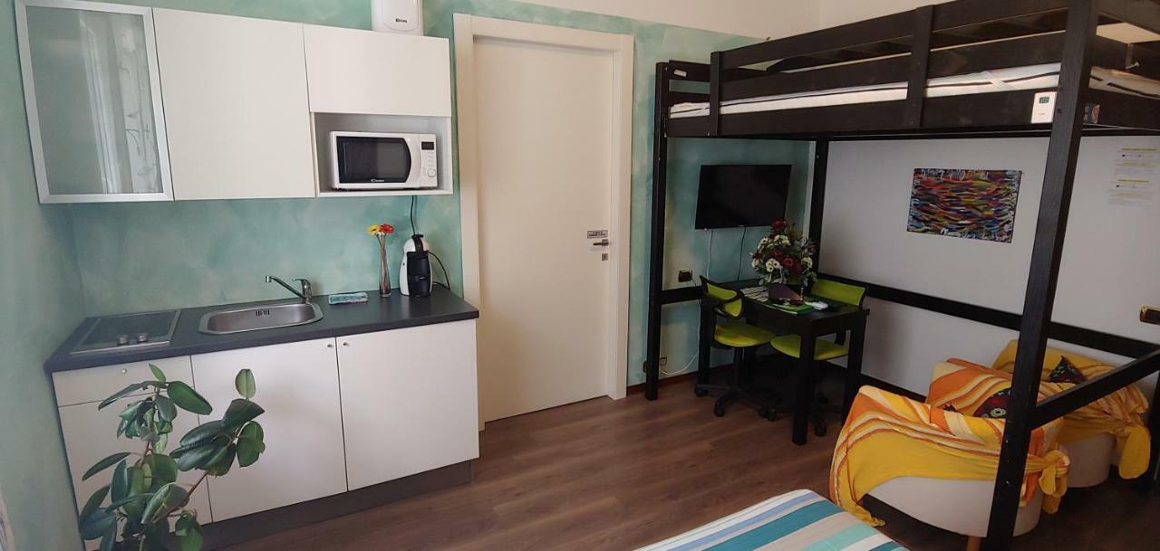 Affittacamere Valchiavenna - Foresteria Lombarda Con Parcheggio Privato Sul Posto! Apprezzata Gestione Familiare Dal 2012, Qualita-Prezzo Top! "Guest-House With Private Parking On Site! Appreciated Family Management Since 2012, Quality-Price Top!" Exterior photo